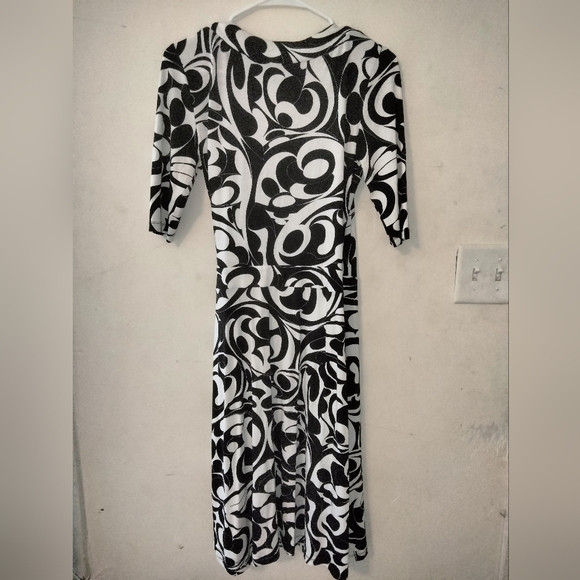 H&M Replica Wrap Dress - Picture 4 of 4